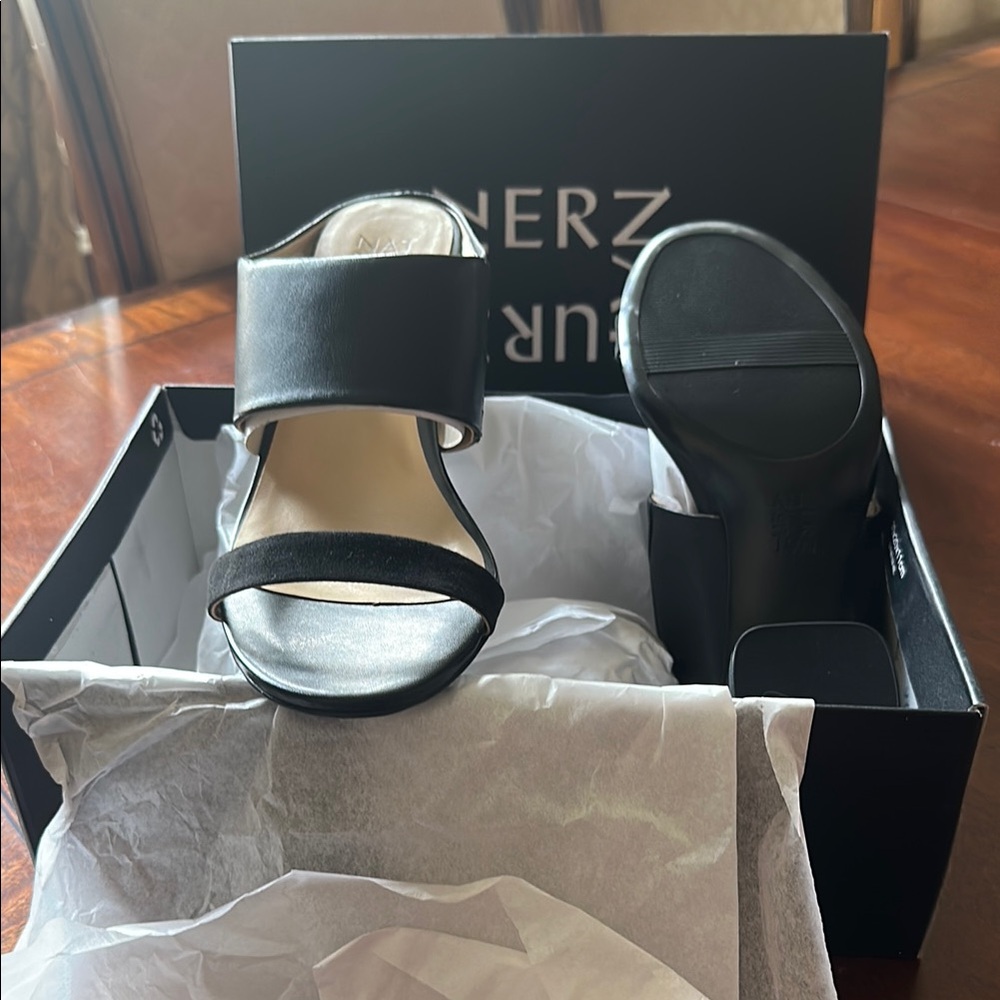Naturalizer Black Mules Versatile Casual Design